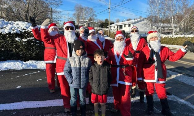 Ho Ho Ho Holiday Walk delivers some Christmas spirit