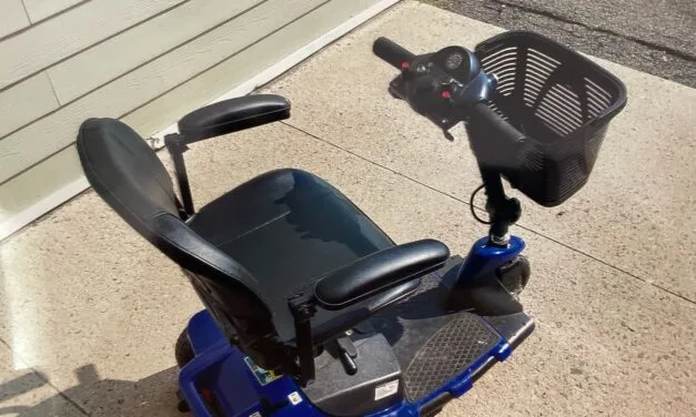 FOR SALE: Vector Folding Mobility Scooter (Adult)