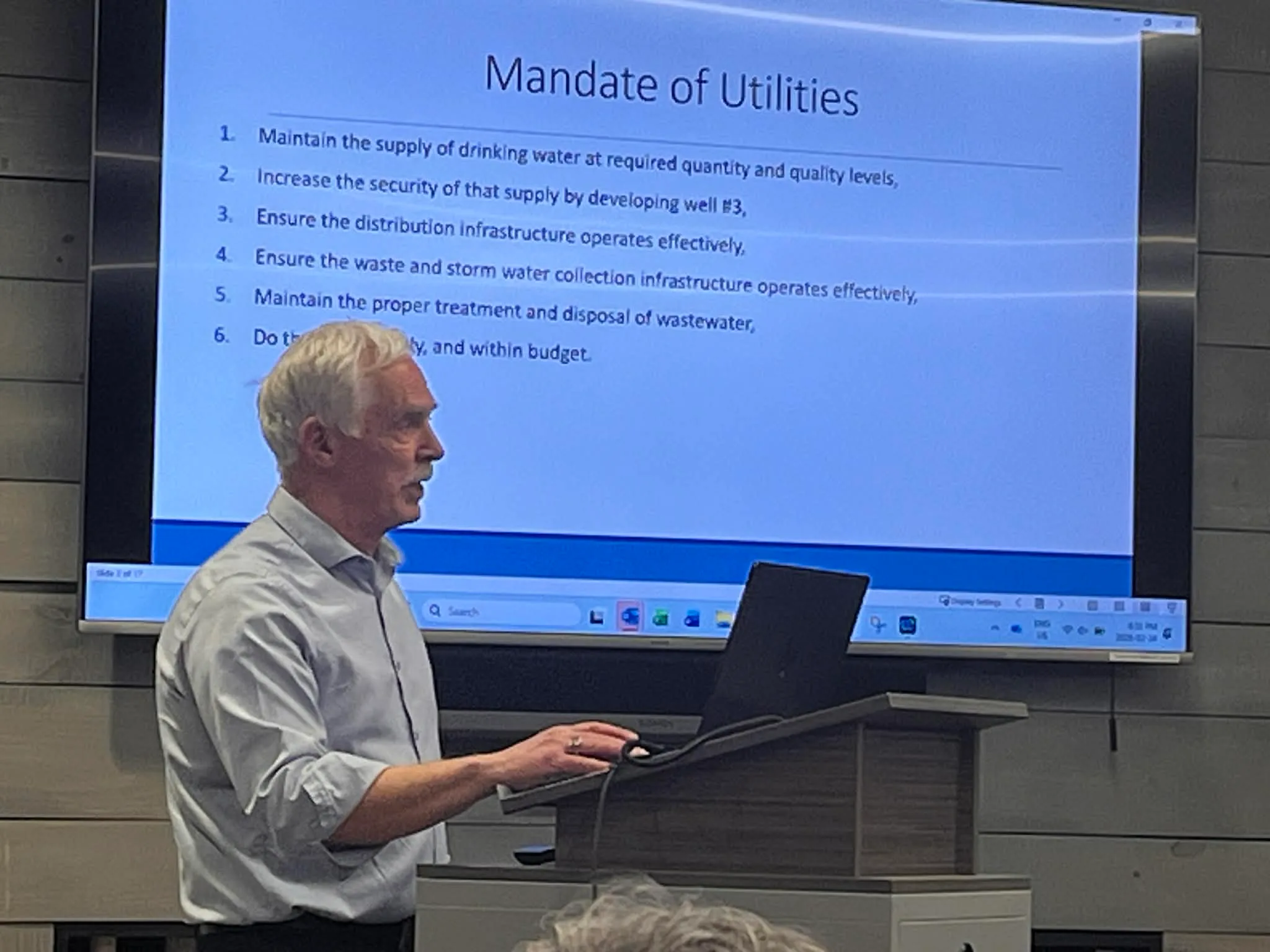 Woodstock CAO Alan Walker providing the 2025 utilities review to council. (Erin Seifarth photo)