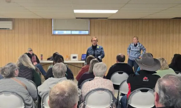 Western Valley Equestrian Assocation hosts meeting to discuss provincial veterinarian cuts