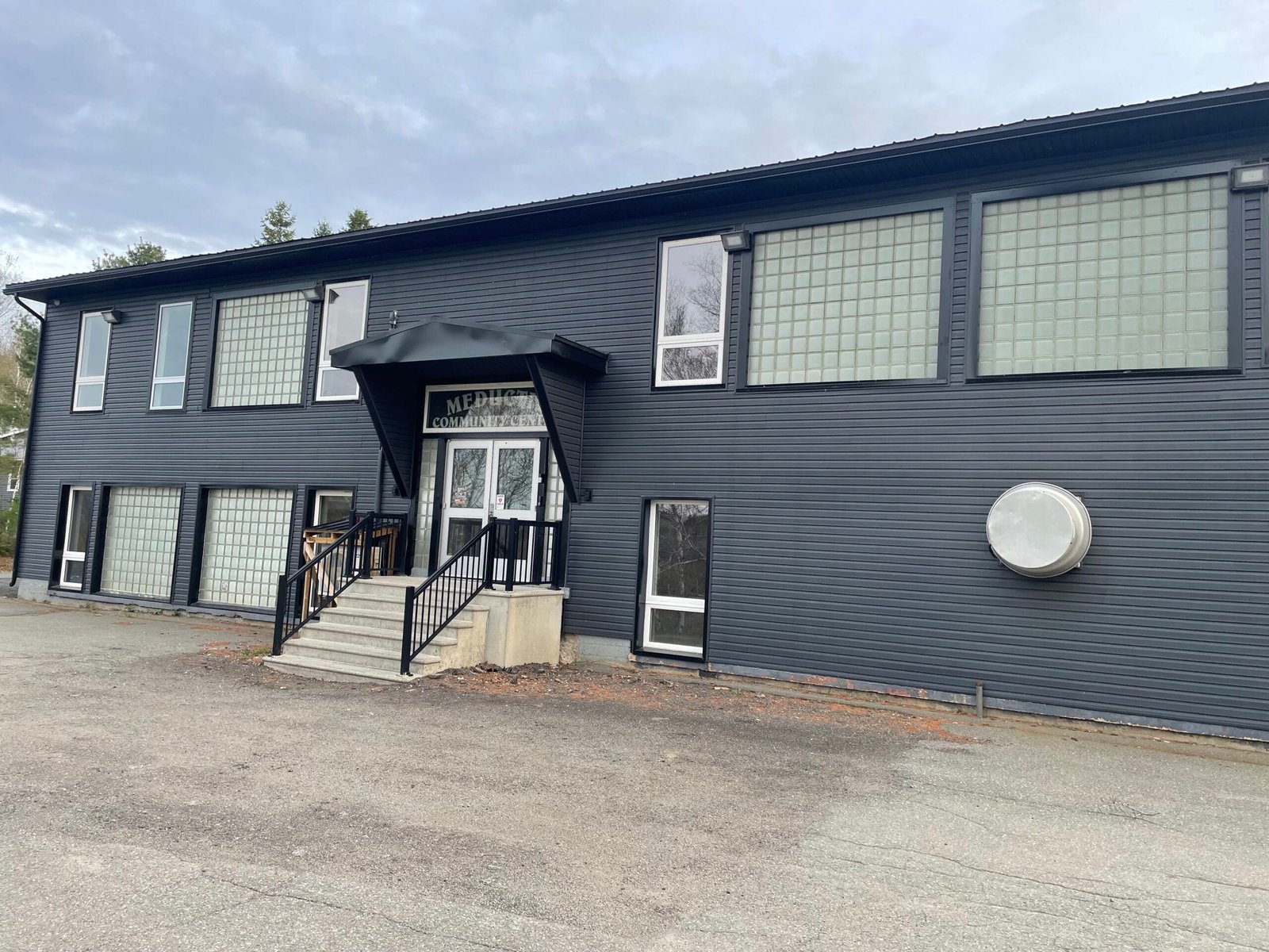 The renovation costs to move the Lakeland Ridges municipal offices from Canterbury to Meductic doubled after asbestos was found. Now the municipality is facing charges under the Occupational Health and Safety Act after a WorksafeNB investigation. (Stephen Chisholm photo)