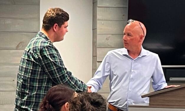 Woodstock Town Council honours local hero