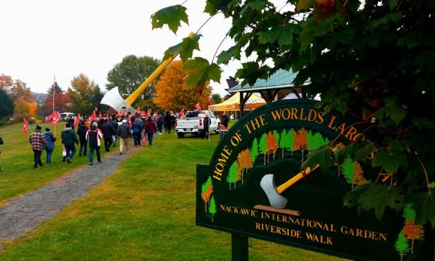 Community rallies in support of AV Nackawic workers